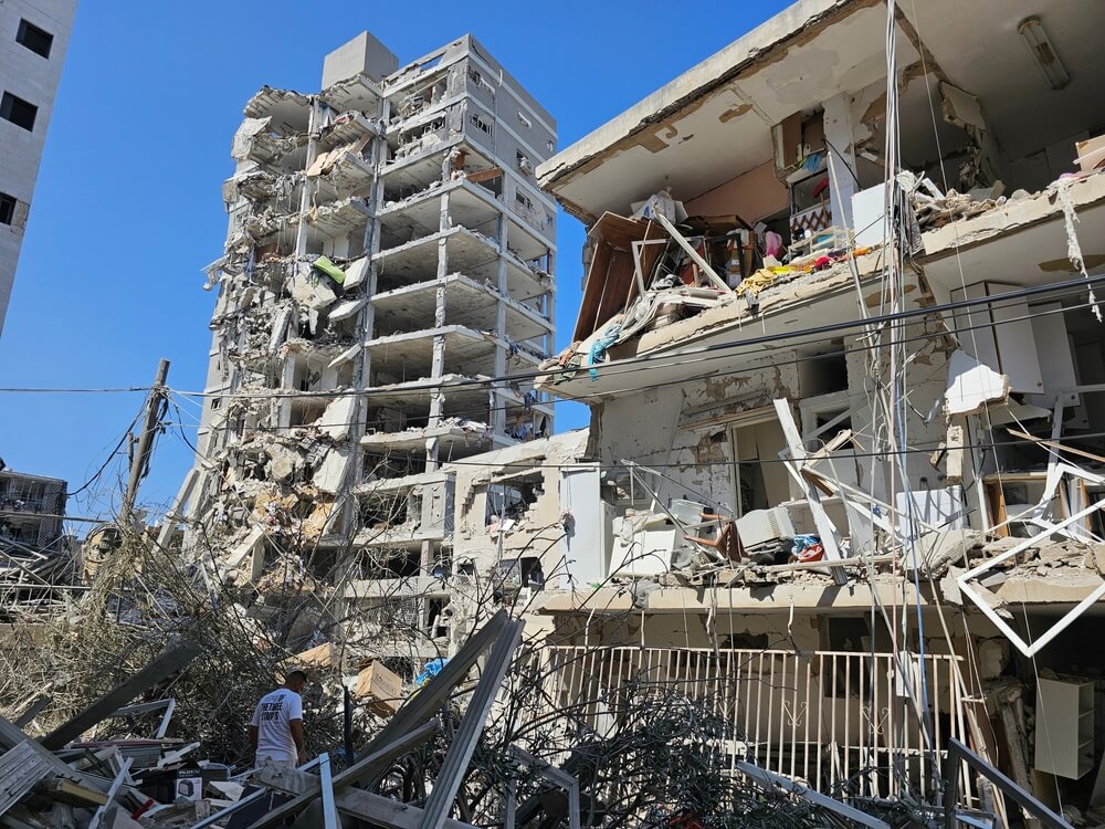 MissiledamagetoBat Yam Israel 15 June 2025 (1)